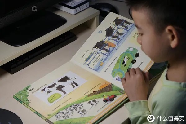 给孩子创造一个舒适的用眼环境—飞利浦轩坦护眼台灯测评体验