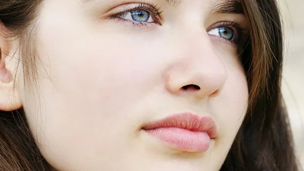 玻尿酸隆鼻疼吗