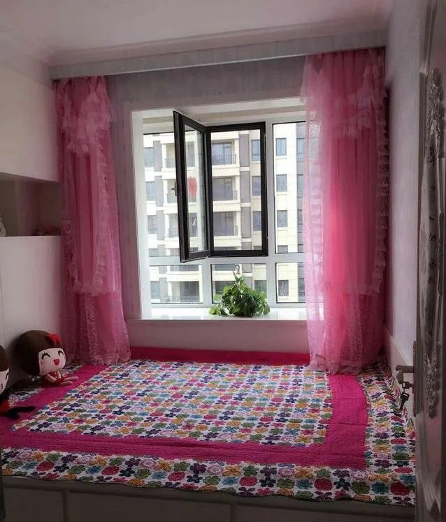 夫妻俩住进昆明婆婆装修的婚房，看到厕所媳妇就崩溃了