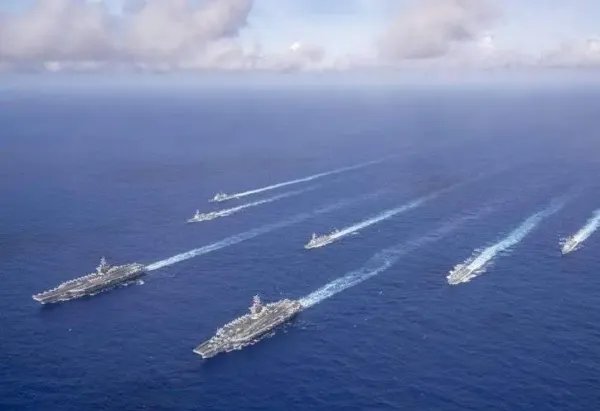 美航母打击群现身南沙群岛以南海域活动，释放出了什么信号？
