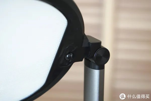 给孩子创造一个舒适的用眼环境—飞利浦轩坦护眼台灯测评体验