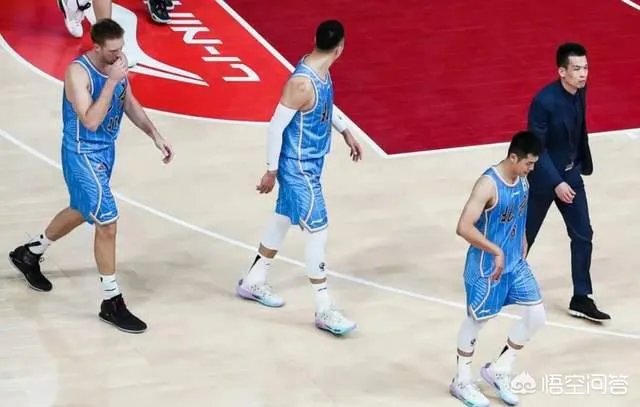 官宣处罚，解立彬停赛4场！翟晓川罚款3万元，你怎么看？