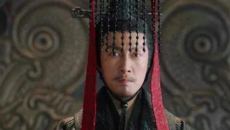 嬴政是吕不韦之子么，他和吕不韦有何关系？