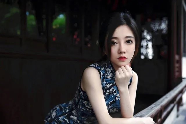 冯提莫因会计门事件被央视点名批评，为什么最近反而活跃在各大卫视的歌唱比赛和选秀节目上？