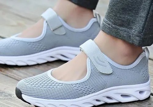 老人鞋什么牌子的好？