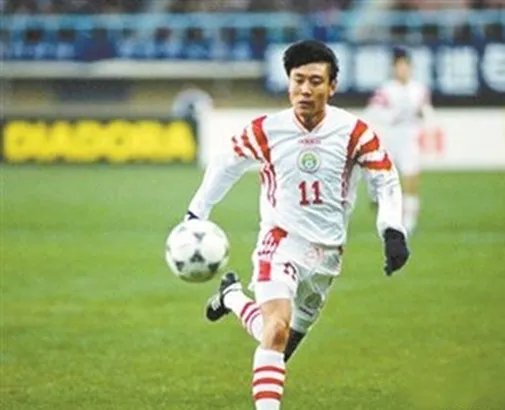 高峰现任妻子是谁 俩人恩爱如鸳鸯