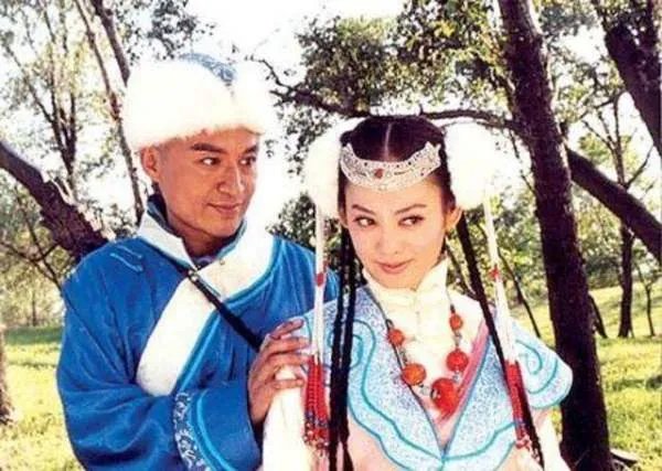 唯一不怵宁静的是张雨绮，两人把杜华怼翻，却让人好感度最高。后来怎样？