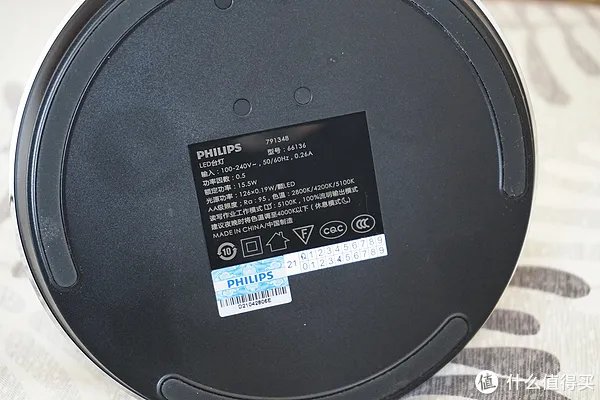 给孩子创造一个舒适的用眼环境—飞利浦轩坦护眼台灯测评体验