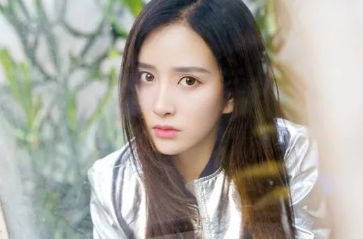 女艺人入室盗窃最新详情：这位女艺人是谁为什么盗窃