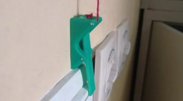 高校大学生发明宿舍关灯神器,你觉得此项发明实用吗?