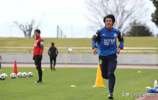 首位现役球员获得S级教练证书+日本足球世界杯首球,你知道这位日本牛人是谁吗?