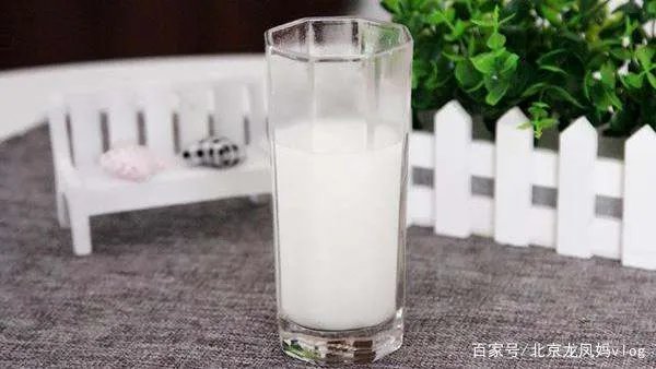 长期喝牛奶与长期不喝牛奶的人，到底有什么差别呢？