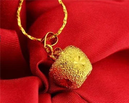 一条黄金项链价格大概是多少 购买项链的三大攻略