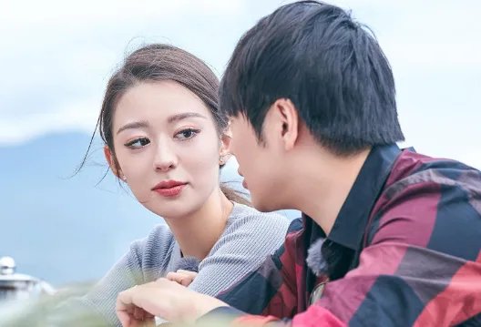 郎朗宣布吉娜怀孕，为何怀孕后的她身材还是如此纤细？