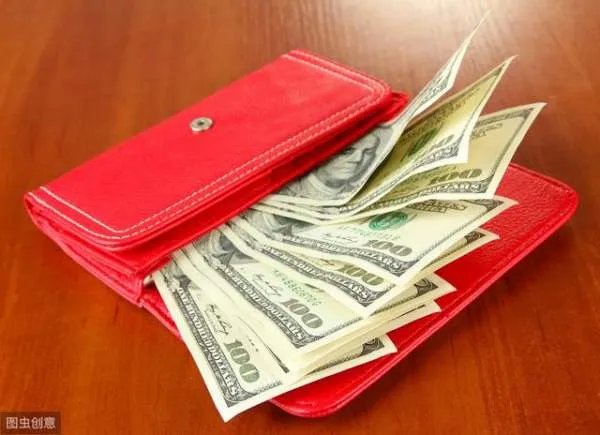 你说，美国欠那么多钱，他为什么不印钞票去还呢？