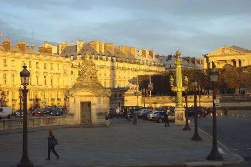 法国巴黎为什么要退出申办2025年世博会？