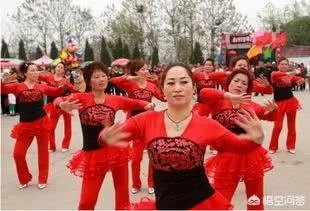 广场舞大妈，是如何成为人们心中的热门？