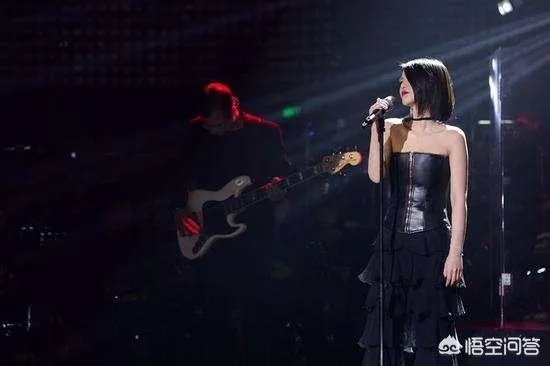 谭维维改编的摇滚《敢问路在何方》，为何大家反响如此强烈？