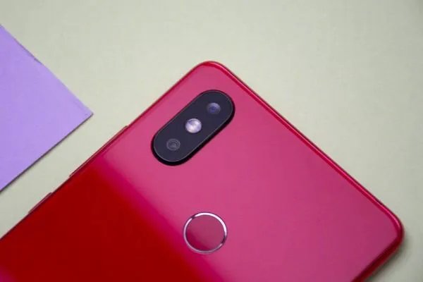 小米8se和小米8哪个好？有哪些区别？