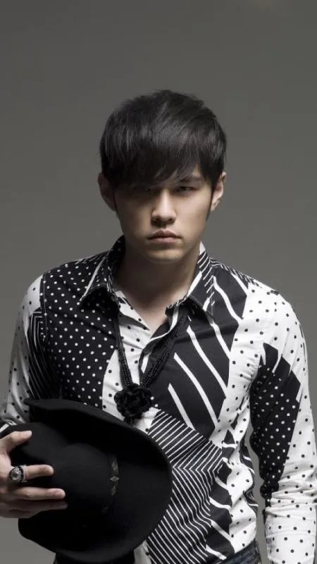 周杰伦的微博排名那么差，为什么演唱会出现一票难求的情况？