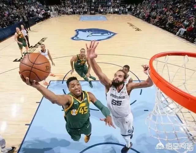 勇士轻取掘金，火箭战胜76人，以现在的排名进入季后赛，西部的对阵如何？对谁有利？