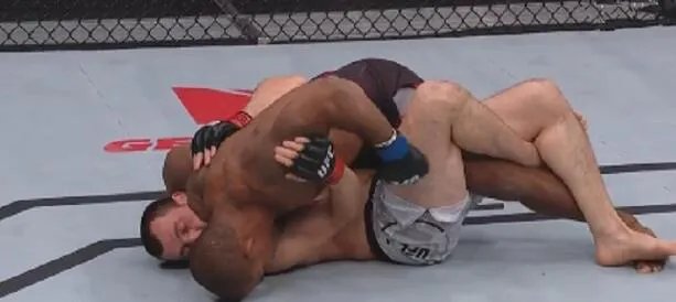 一龙和托尼·贾相比，谁更厉害？