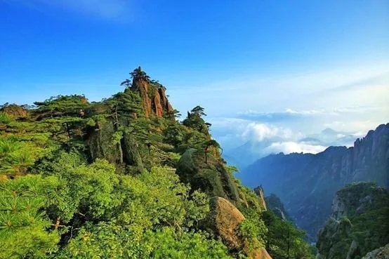 驴友拿出她的吃的跟我们分享