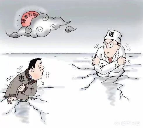 山东滨州一病人突然去世，家属聚在医院门口哭诉：为什么拖着不检查。你咋看？