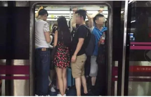 上海地铁女乘客被夹身亡，此事件背后暴露出了哪些问题？