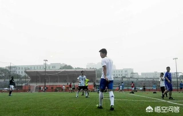 职业足球与业余足球有什么区别？