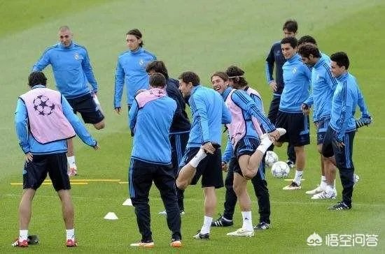 职业足球与业余足球有什么区别？