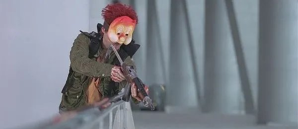 新警察故事2004版用的什么枪