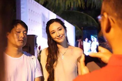 有望转正的吴佩慈为什么不做自己的豪门？