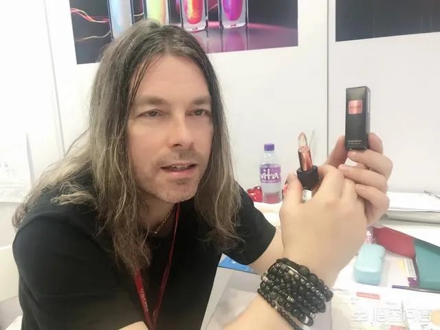 有什么好的化妆品店推荐吗？