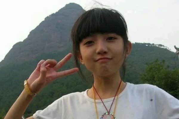 贴吧年度镇楼女神评选大赛,有四个不在投票范围内,贴吧上说原因你懂得,可我还真不懂，所以，求真相