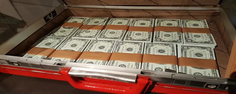 梦见把钱借给别人好不好 梦见把钱借给别人什么征兆