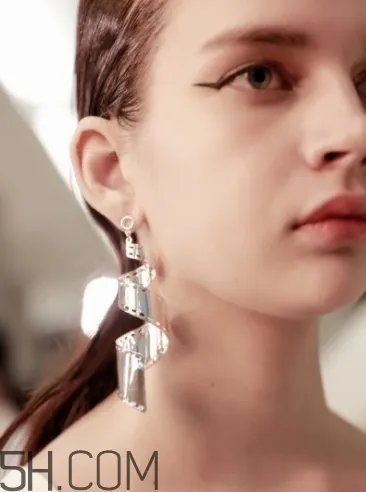 2018流行什么妆容？2018女性流行妆容