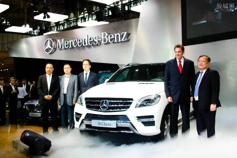 女子买奔驰少钥匙 2017买车注意事项有哪些？