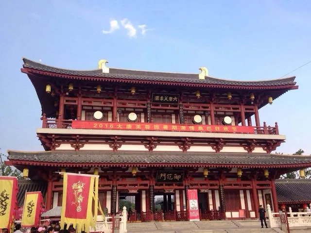 西安那么多高校大学生,为什么毕业大部分都选择离开?