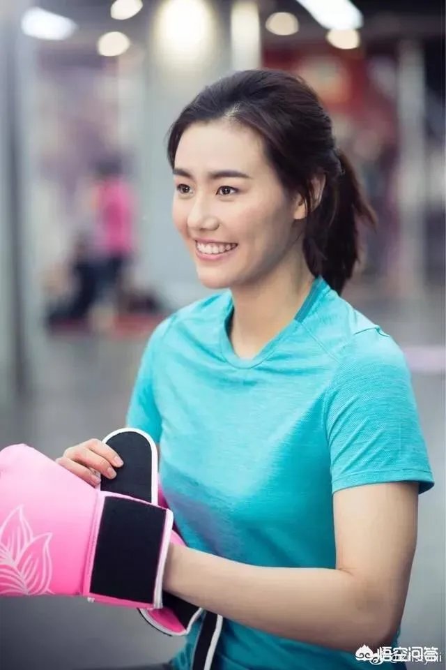 中国泳坛第一美女刘湘打破世界纪录,但肤白貌美的她为何会变得如此黝黑?