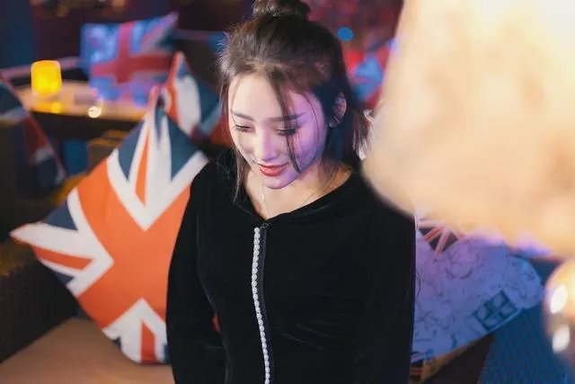 西安美女公交司机爆红网络，是什么原因让颜值爆表女子乐意当一名普通的公交司机呢？