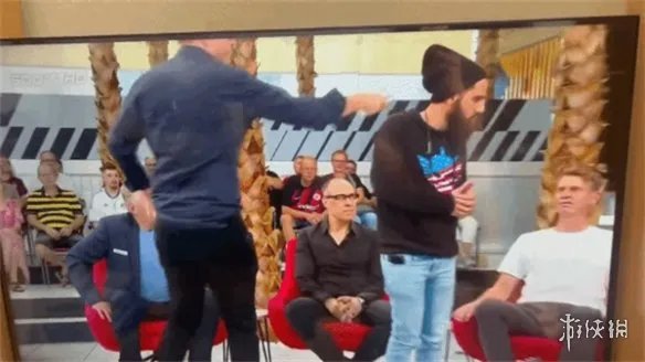 科隆展开幕直播再次遭观众上台打断：我想玩《GTA6》