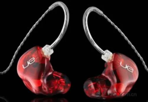 光滑细腻塑料外壳 德国坦克声卡简评