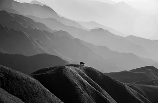 驴友拿出她的吃的跟我们分享