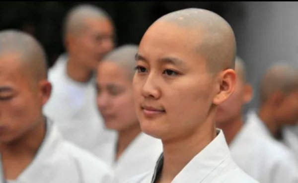 五台山的漂亮尼姑都干了哪些可耻的勾当？