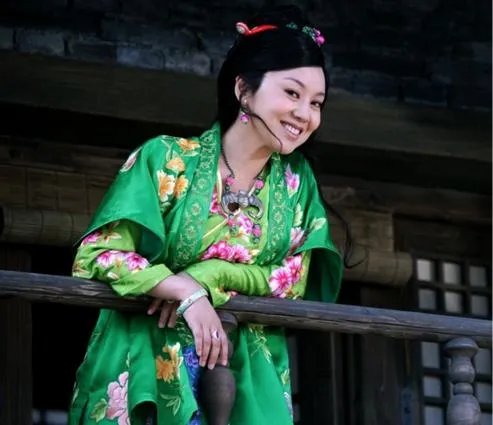 闫妮为什么越来越漂亮