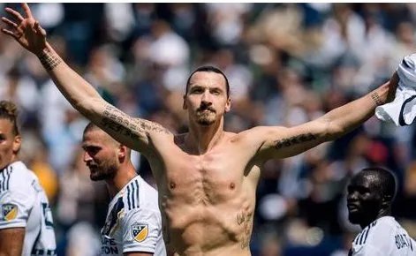 伊布洛杉矶首秀进了几个球？