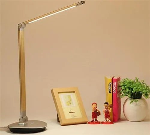 台灯哪个牌子好？怎样给孩子选一个好台灯