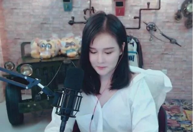 赵本山女儿直播征婚，房车全有彩礼倒贴，但为何却无人“应聘”？