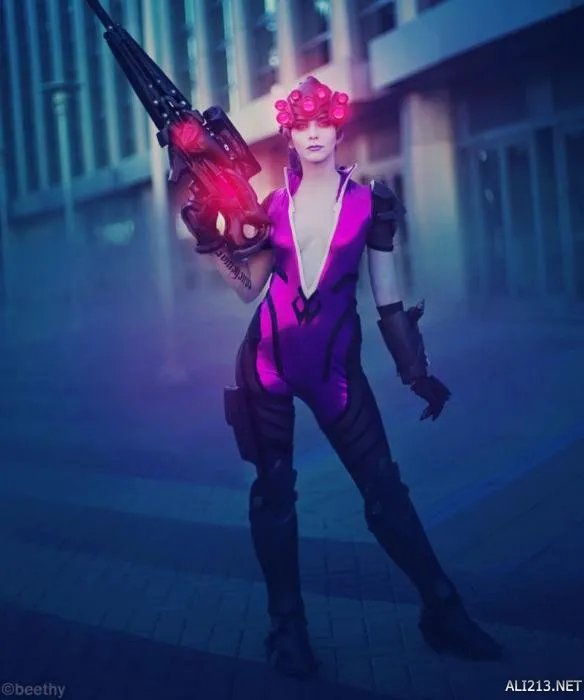 大屁股谁人不爱？《守望先锋》超神级Cosplay图赏